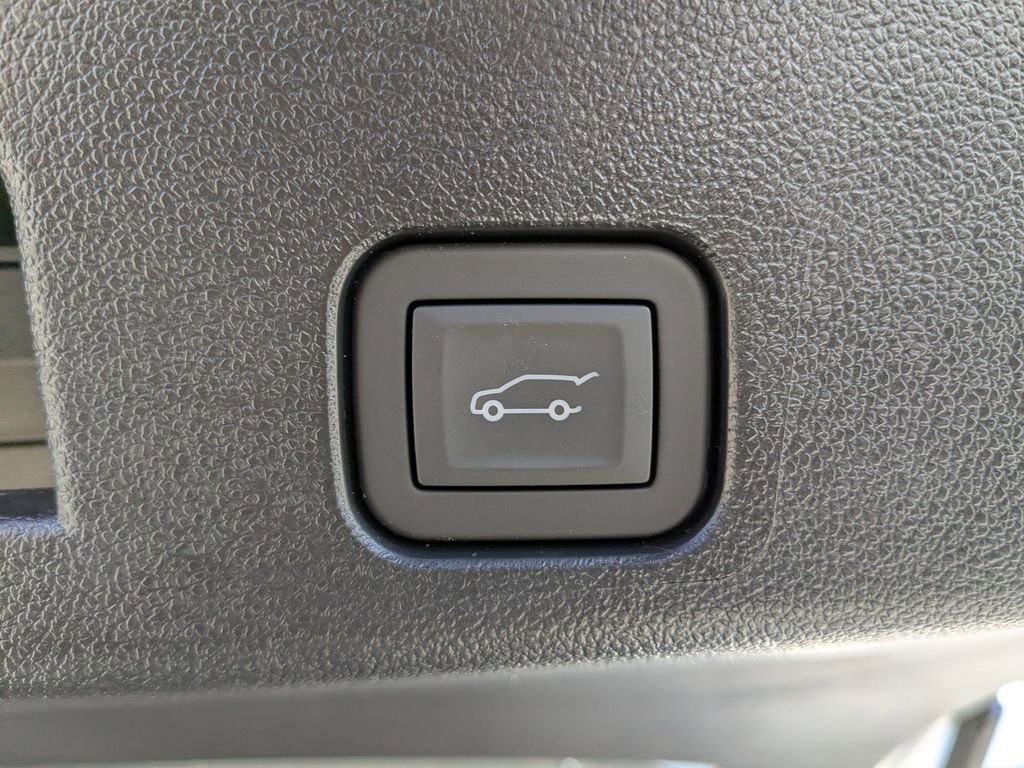 New 2026 Chevrolet Traverse LT w/ Sun and Wheel Package image 14