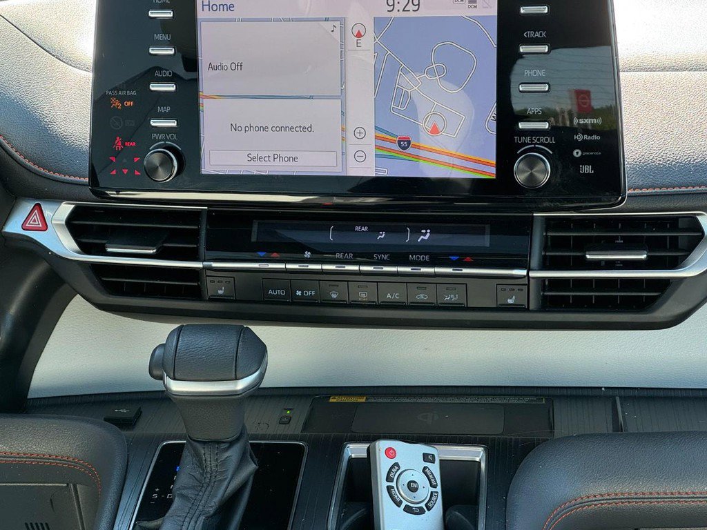 Certified 2022 Toyota Sienna XSE AWD/4WD image 14