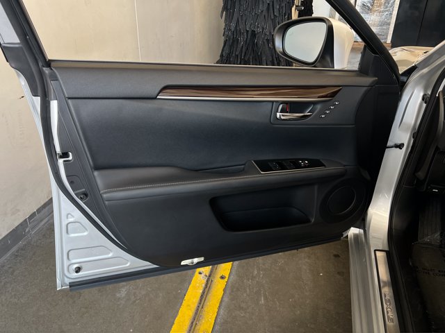 Used 2018 Lexus ES 350 w/ Premier Package FWD image 27