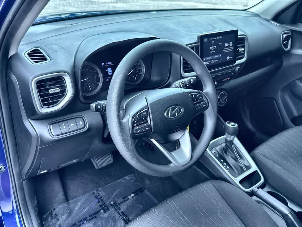 Used 2021 Hyundai Venue SE FWD image 13