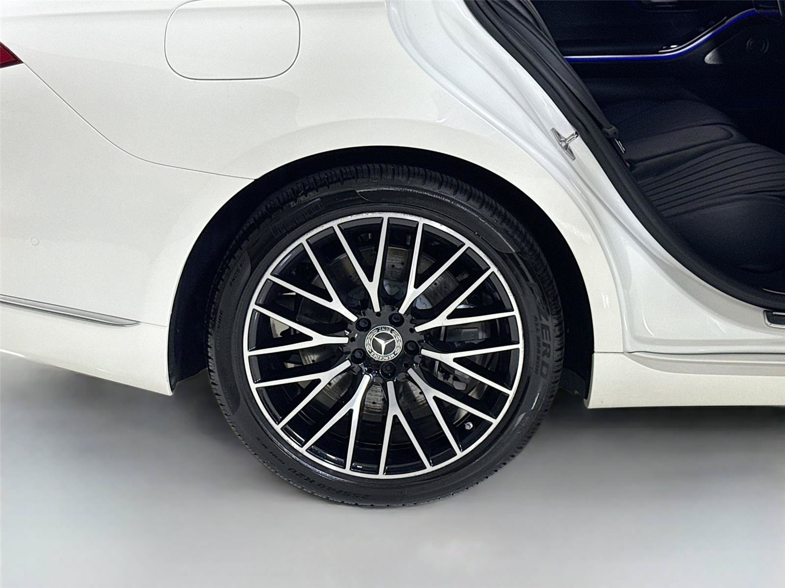 Used 2023 Mercedes-Benz S 500 4MATIC image 31