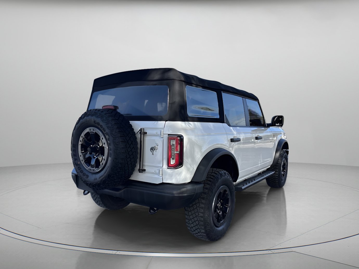 Used 2022 Ford Bronco Badlands image 3