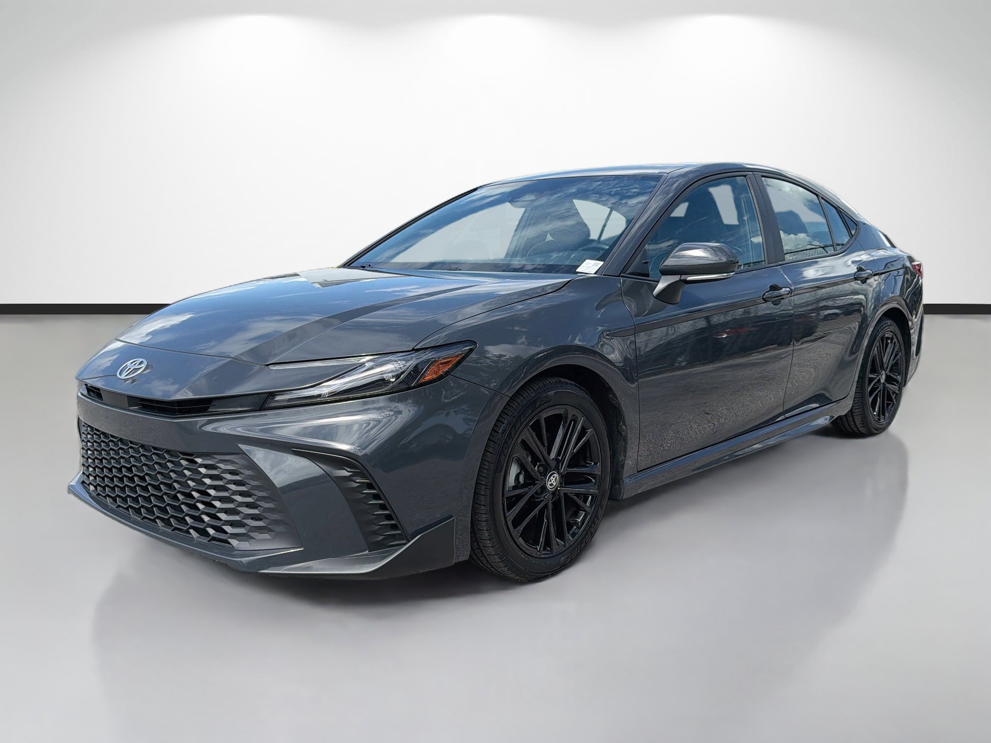 Used 2025 Toyota Camry SE FWD image 7