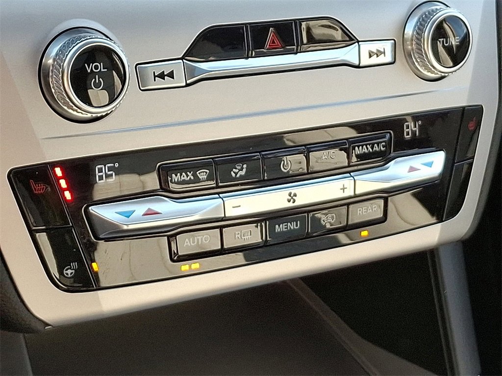 Certified 2021 Ford Explorer XLT w/ Equipment Group 202A image 17