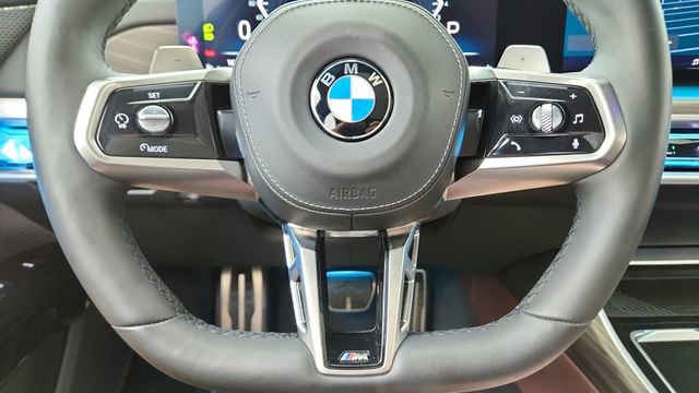 Used 2023 BMW 760i xDrive AWD/4WD image 40