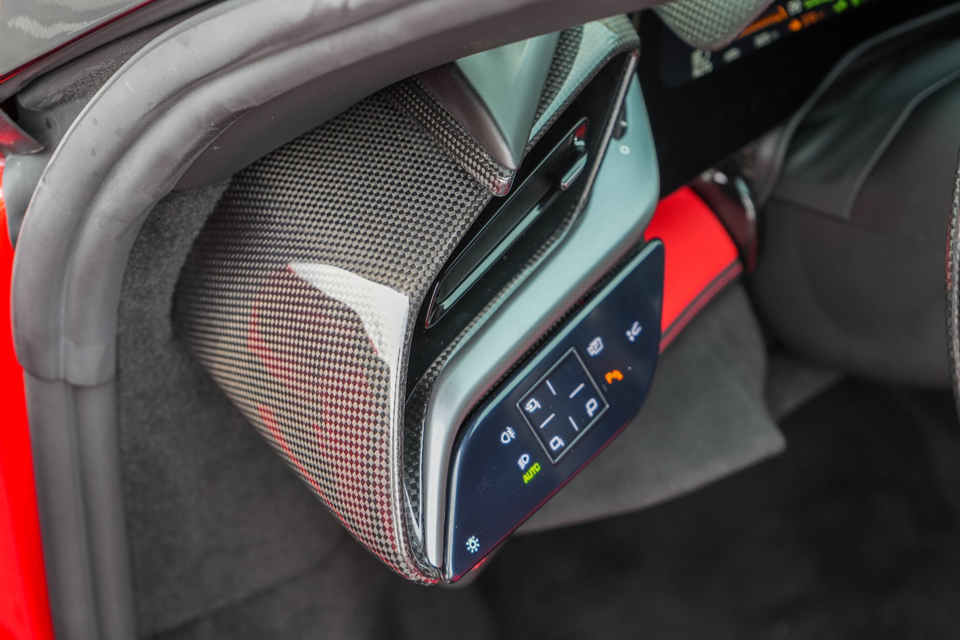 Used 2022 Ferrari SF90 Stradale AWD/4WD image 19