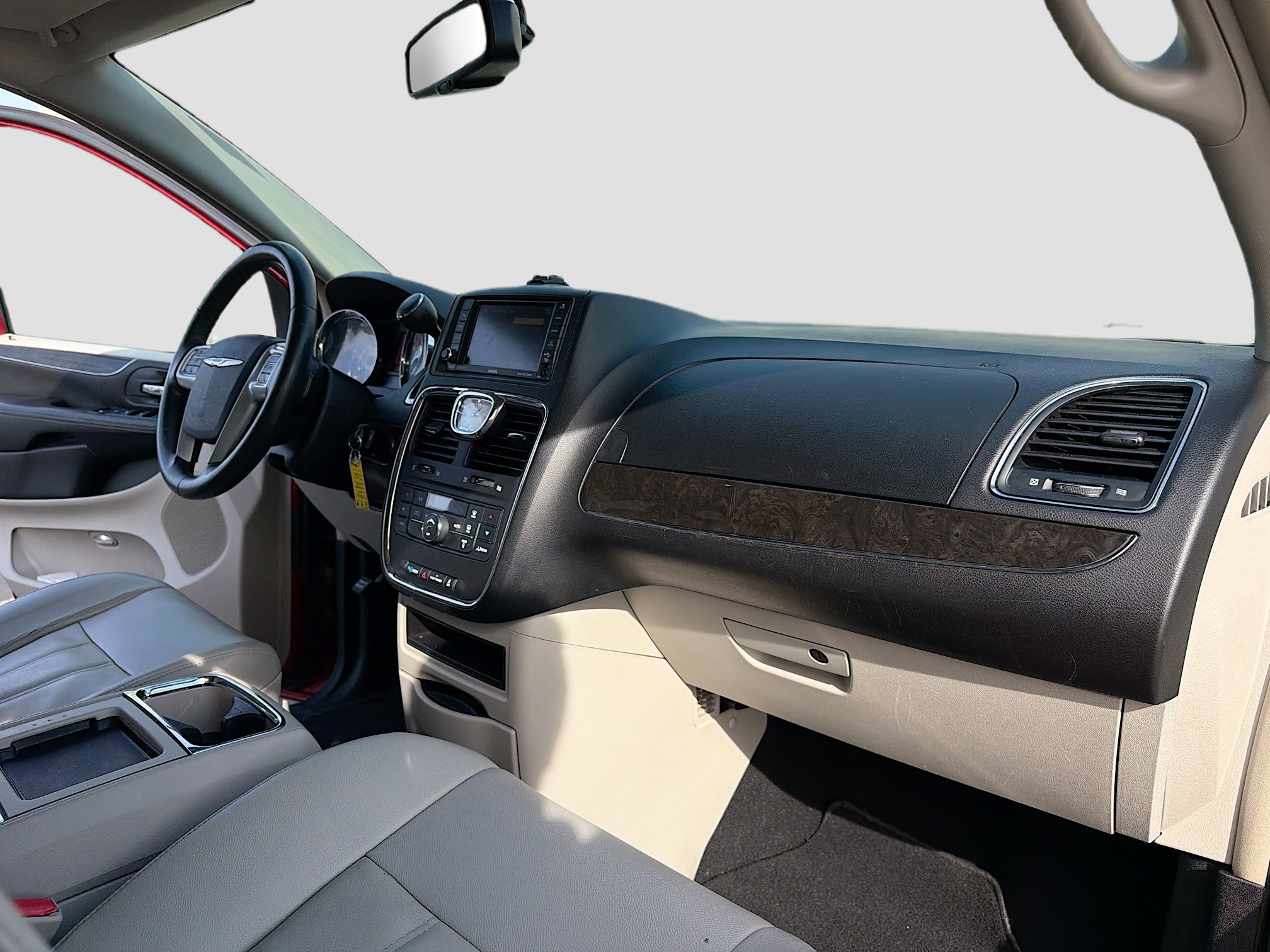 Used 2013 Chrysler Town & Country Touring image 5