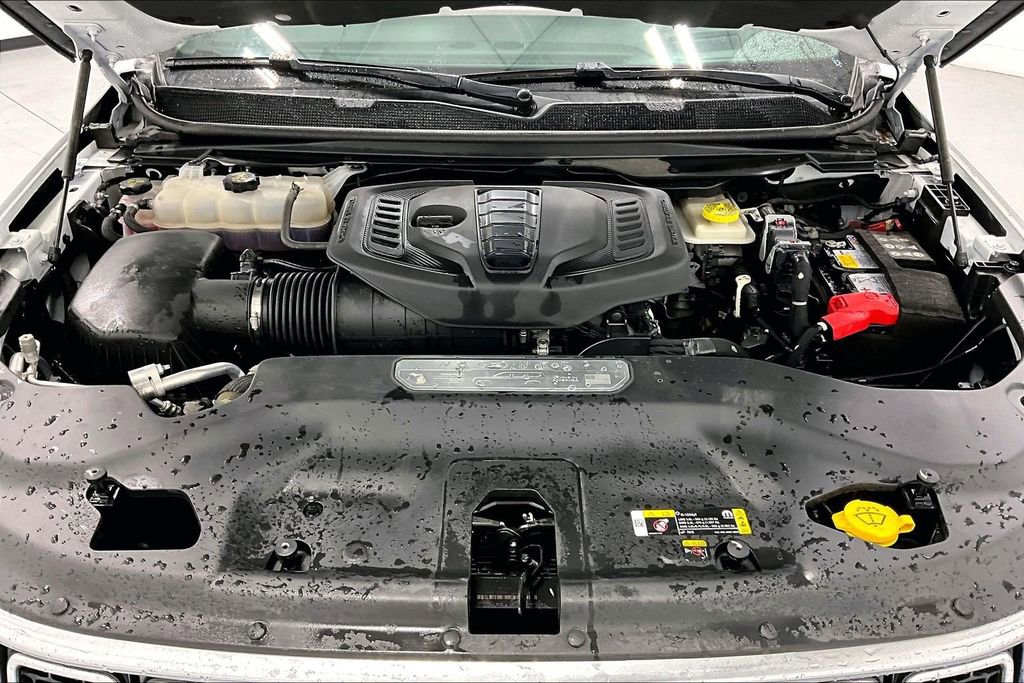 Used 2024 Jeep Wagoneer L Series III w/ Premium Group I image 12