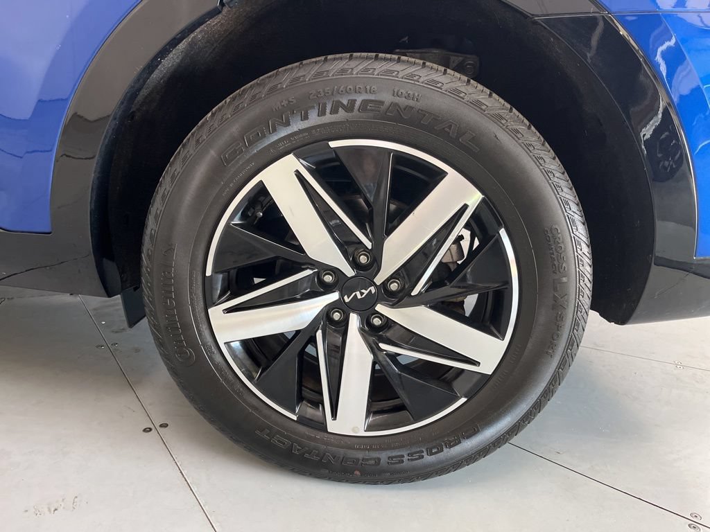 Used 2023 Kia Sorento EX w/ Panoramic Sunroof Package FWD image 16