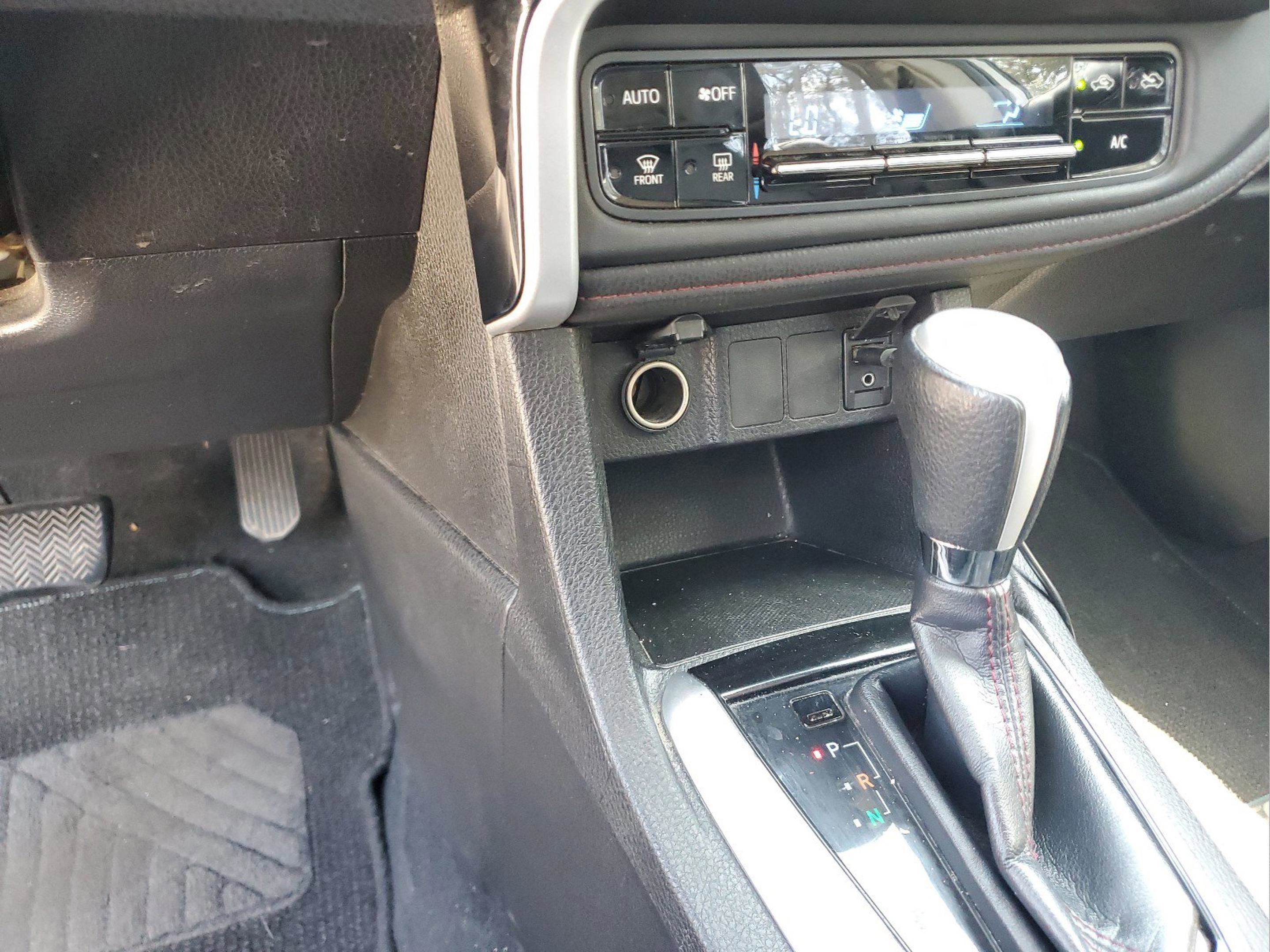 Used 2017 Toyota Corolla SE 50th Anniversary FWD image 19
