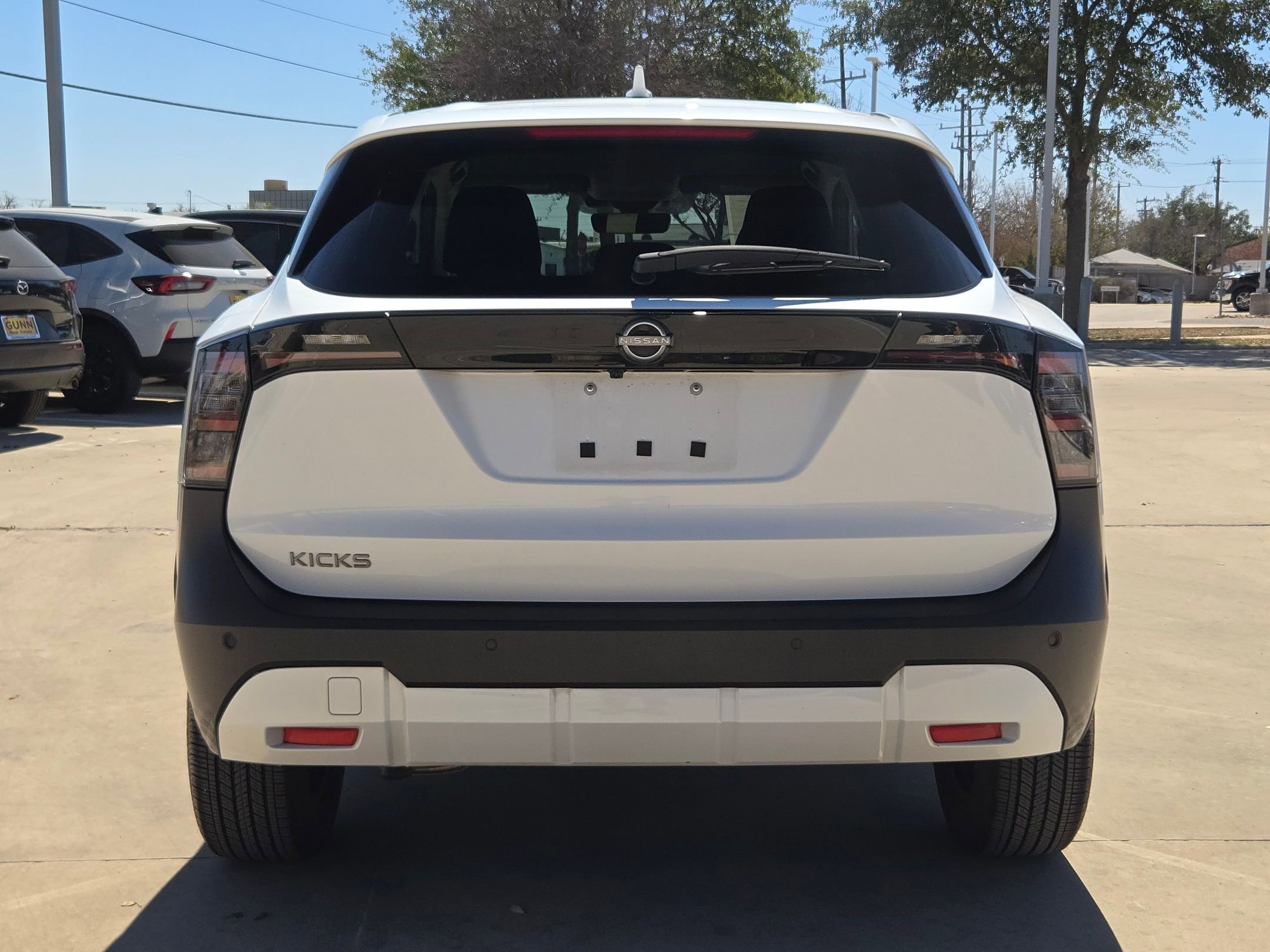 Certified 2025 Nissan Kicks SV w/ Interior Electronics Package image 6