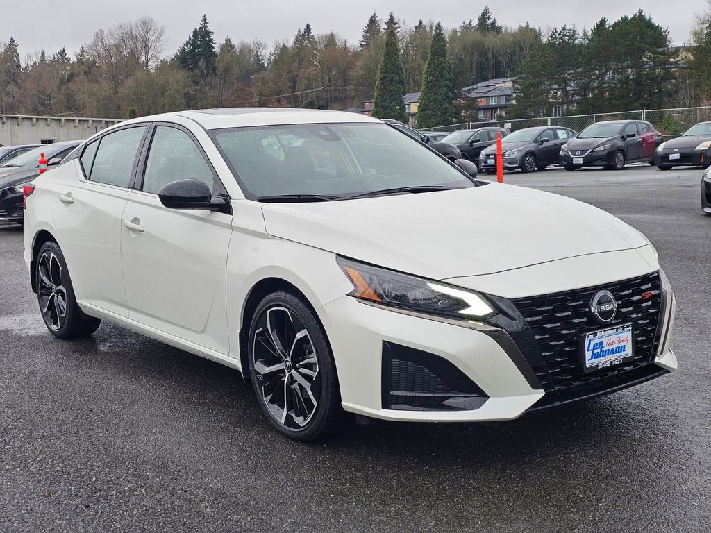 Certified 2023 Nissan Altima 2.5 SR w/ SR Premium Package image 3