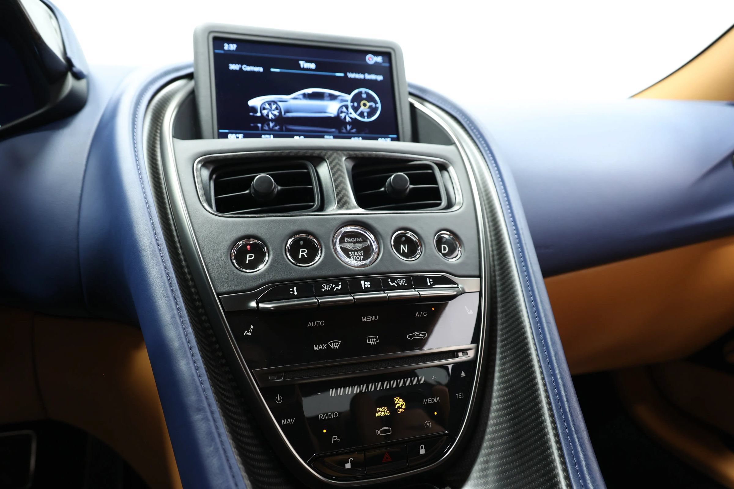 Used 2023 Aston Martin DBS Coupe RWD image 44