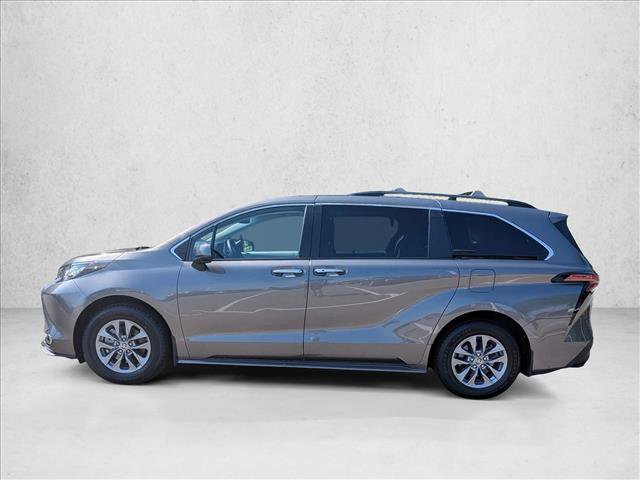 Certified 2022 Toyota Sienna XLE FWD image 9