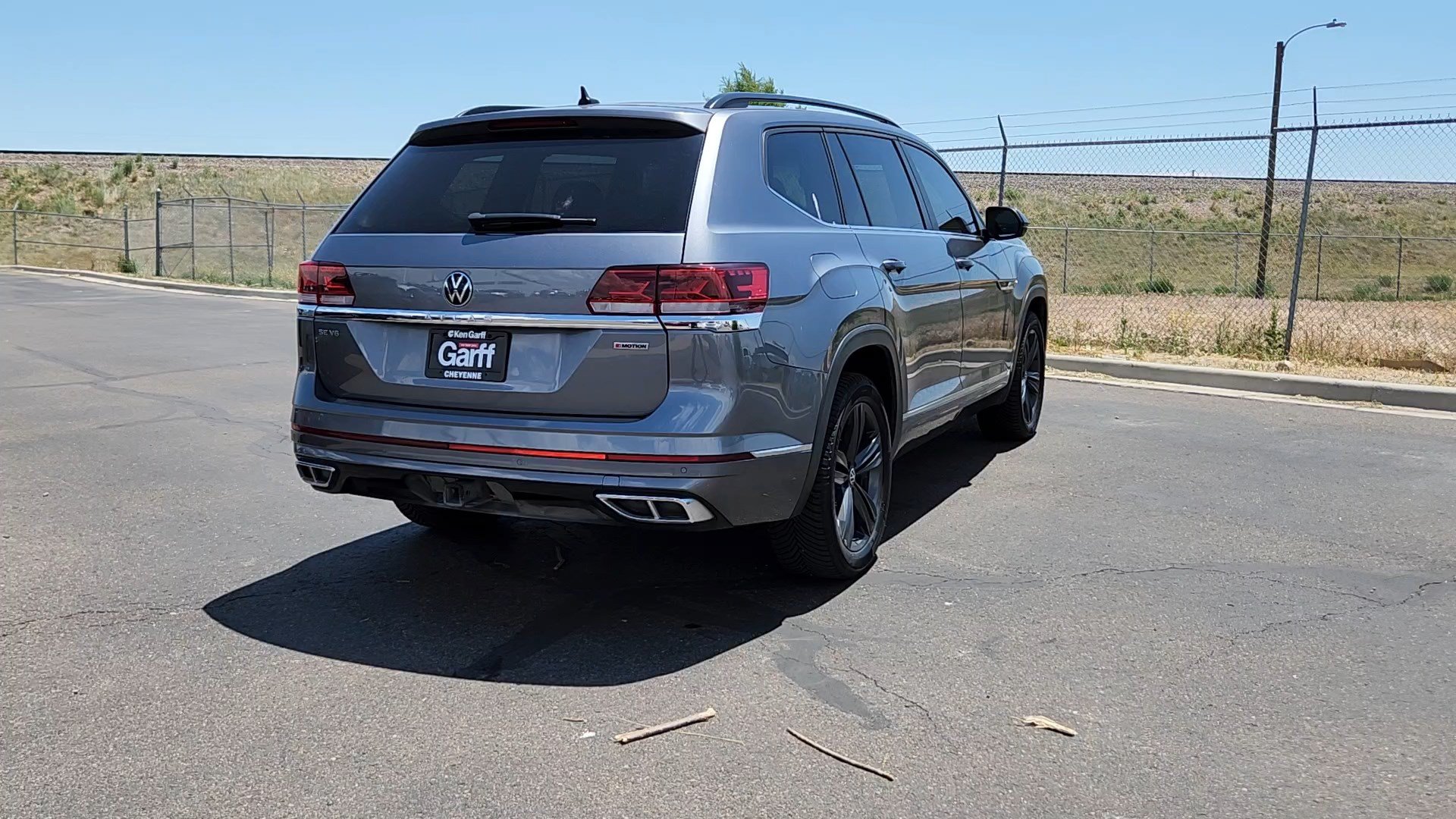 Used 2021 Volkswagen Atlas SE w/ Panoramic Sunroof Package AWD/4WD image 3
