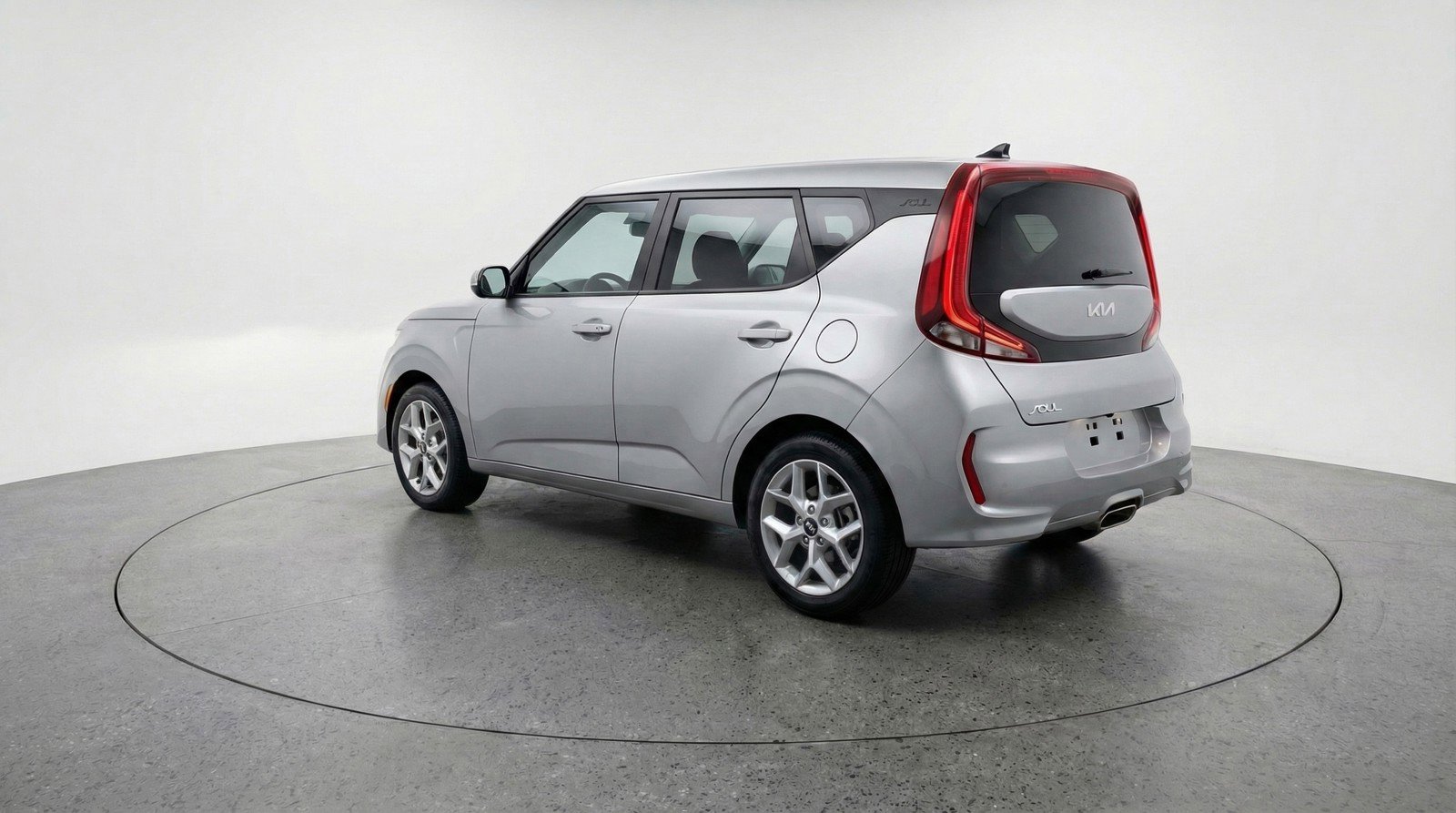 Used 2025 Kia Soul LX w/ LX Technology Package FWD image 6