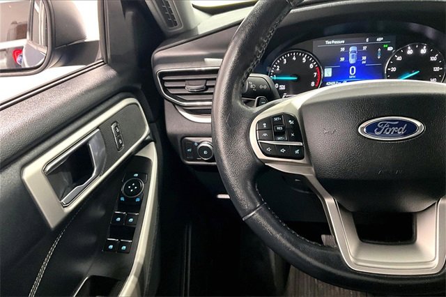 Used 2020 Ford Explorer XLT w/ Equipment Group 202A image 11
