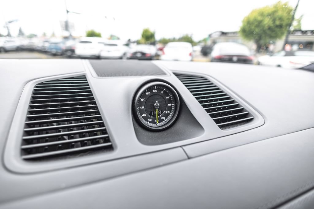 Used 2023 Porsche Cayenne Turbo S AWD/4WD image 16