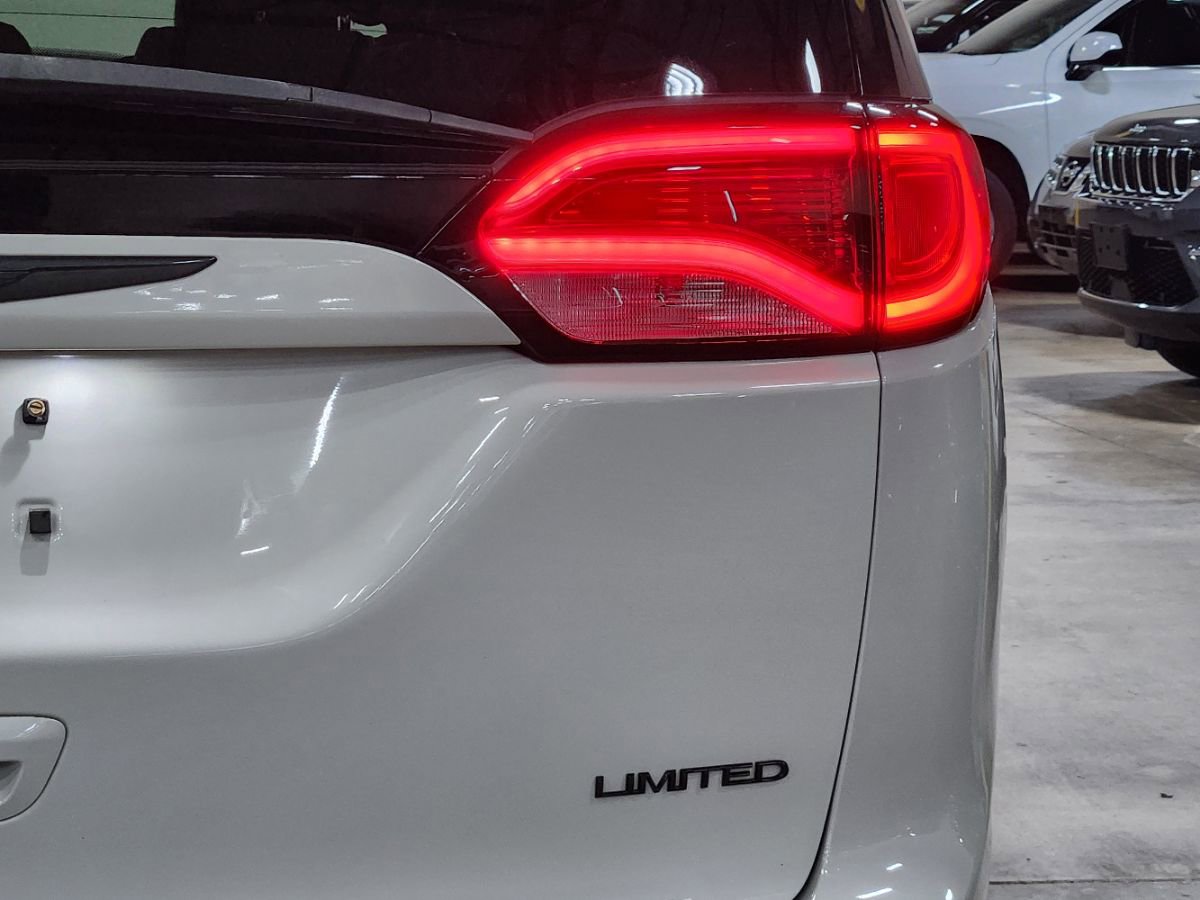 Used 2020 Chrysler Pacifica Limited w/ Advanced Safetytec Group image 22