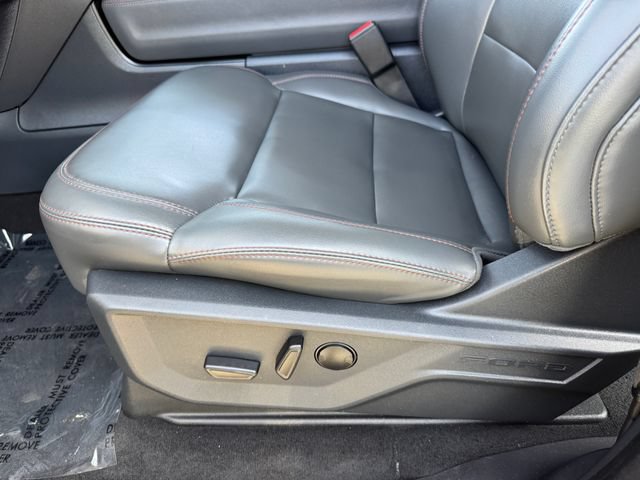 Used 2025 Ford Expedition Active AWD/4WD image 15