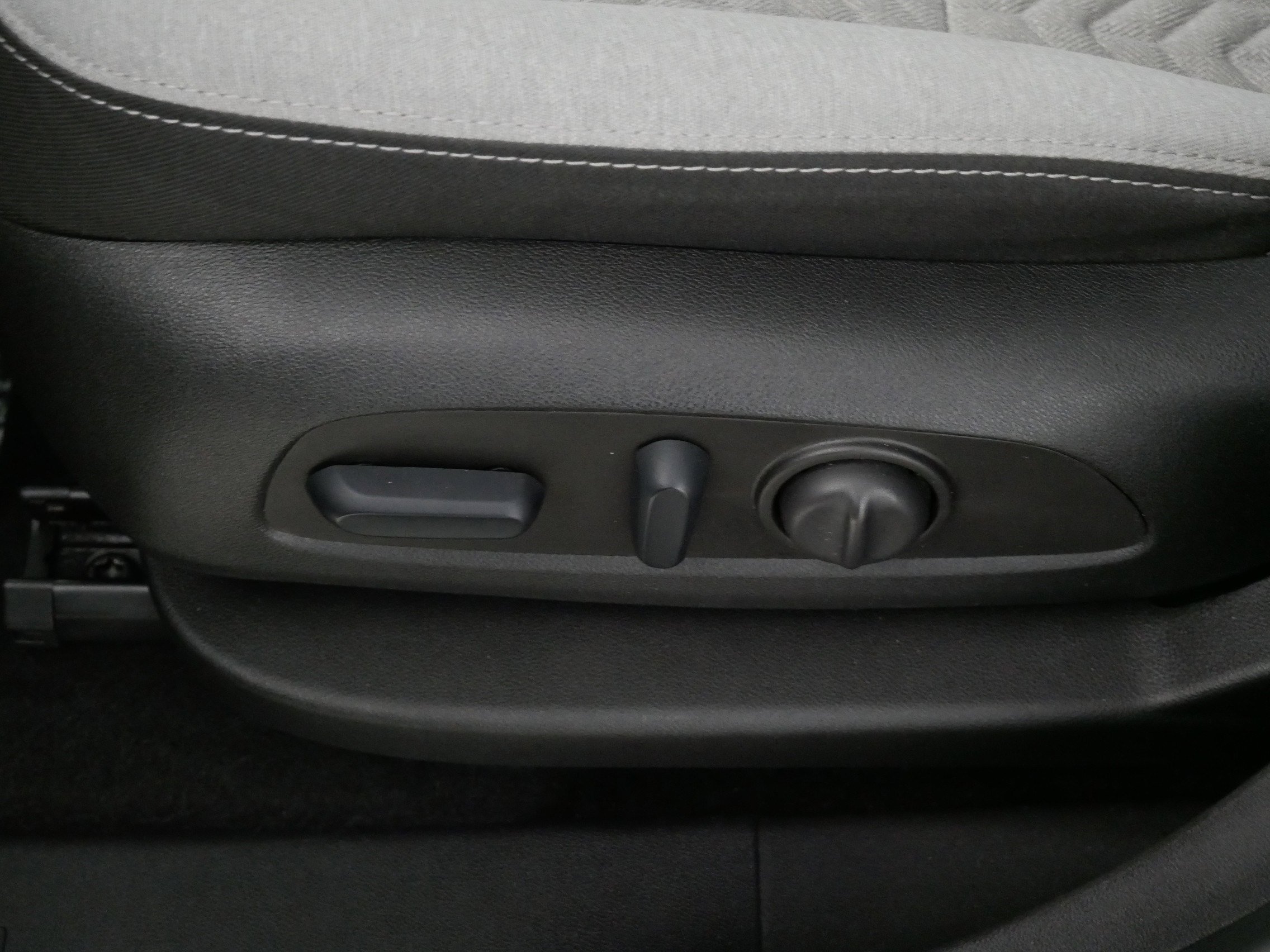 Used 2023 Chevrolet Equinox LS w/ LS Convenience Package image 20