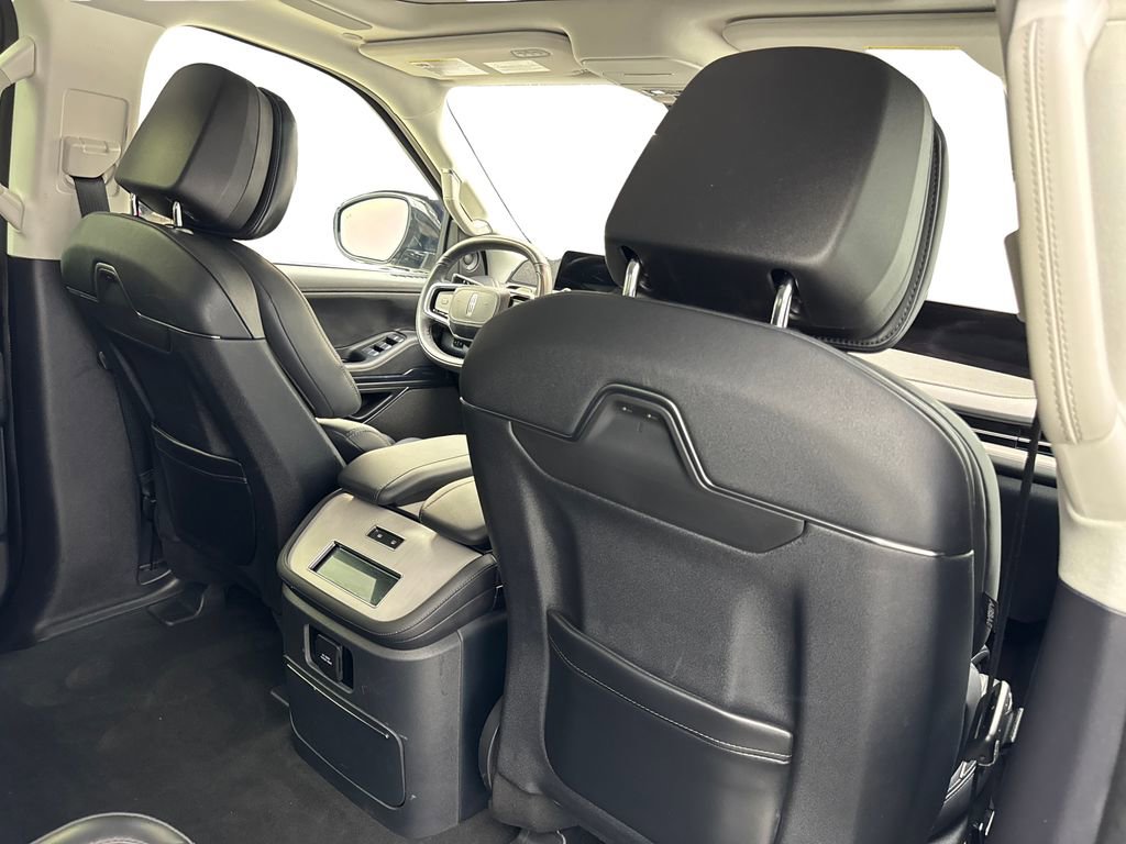 Used 2025 Lincoln Navigator Reserve AWD/4WD image 45