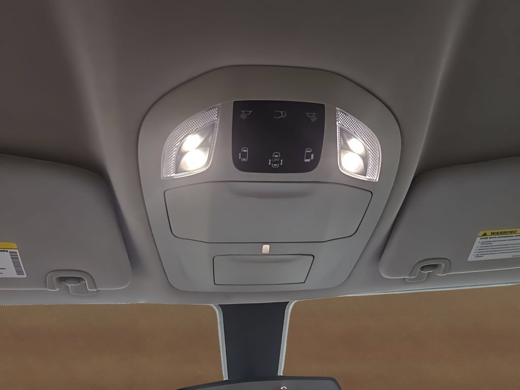 Used 2022 Chrysler Voyager LX FWD image 36