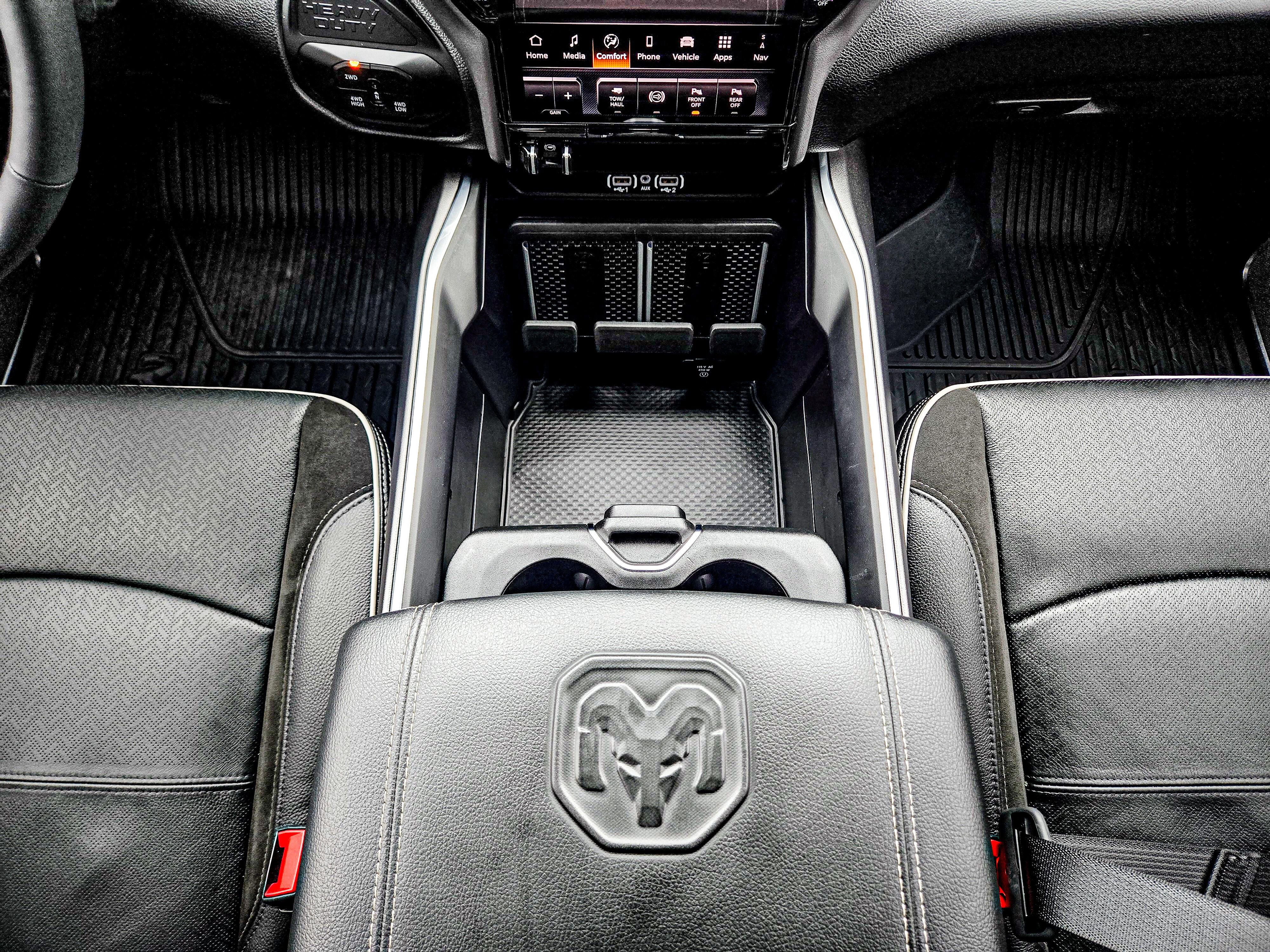 Used 2025 RAM 3500 Laramie image 18