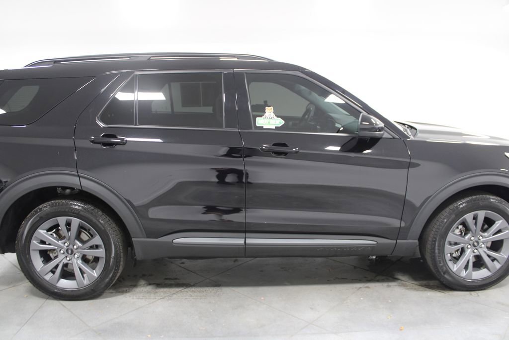 Used 2023 Ford Explorer XLT w/ Equipment Group 202A image 10