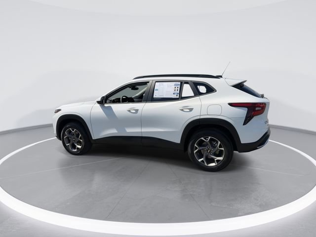 Used 2026 Chevrolet Trax LT w/ Sunroof Package image 6