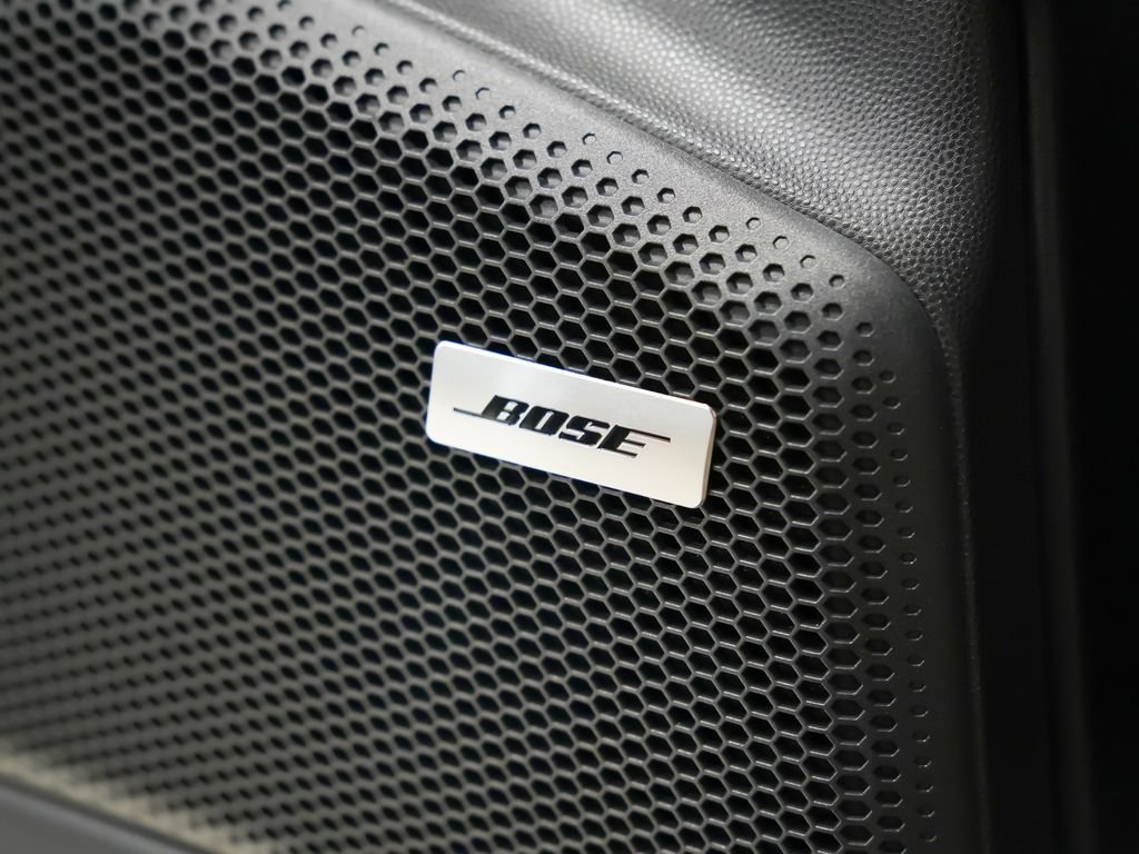 Certified 2025 Porsche Macan Electric RWD image 18