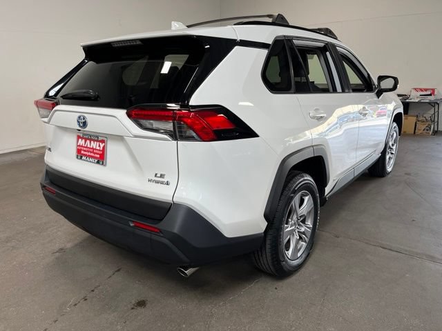 Used 2022 Toyota RAV4 LE AWD/4WD image 3