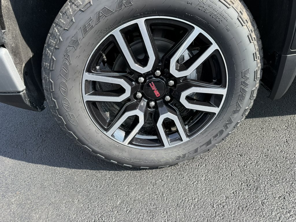 New 2026 GMC Sierra 1500 AT4 w/ Technology Package AWD/4WD image 9