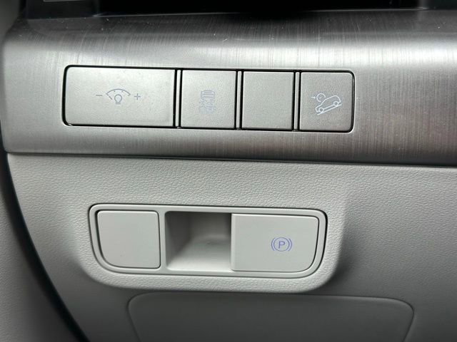 Used 2025 Hyundai Kona SEL image 18