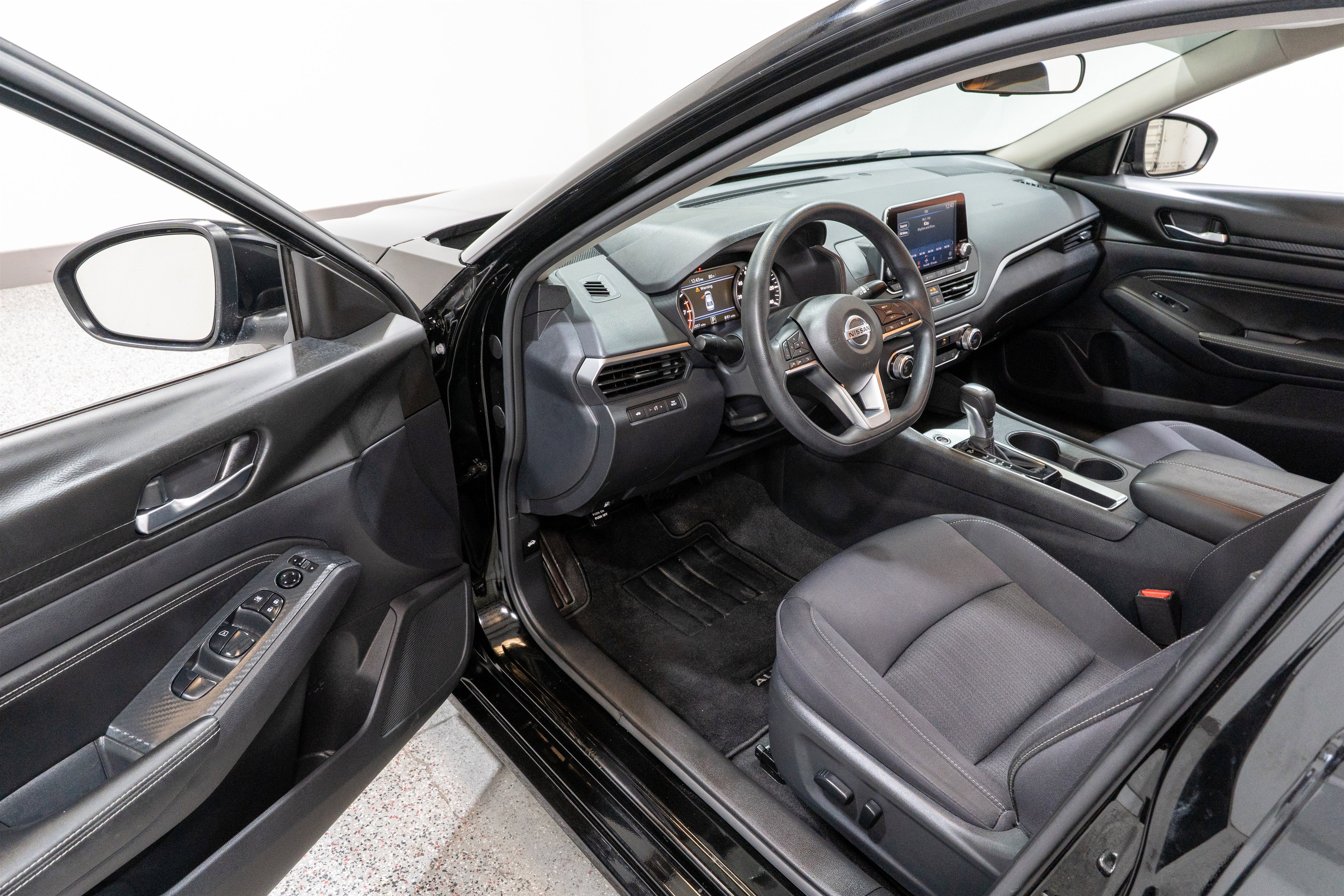 Used 2020 Nissan Altima 2.5 S FWD image 12