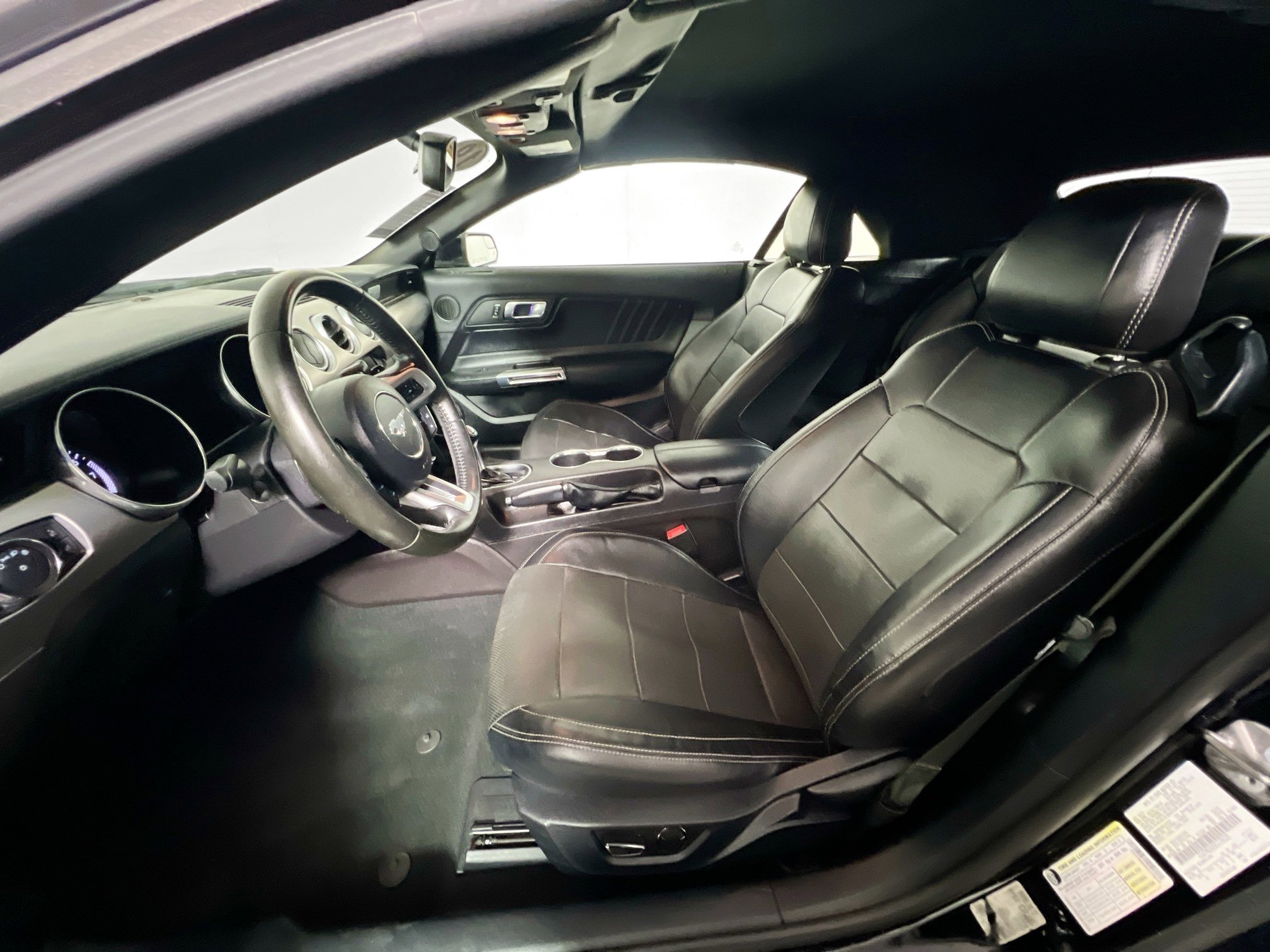 Used 2019 Ford Mustang Premium image 14