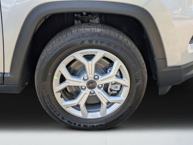 New 2026 Jeep Compass Latitude image 9