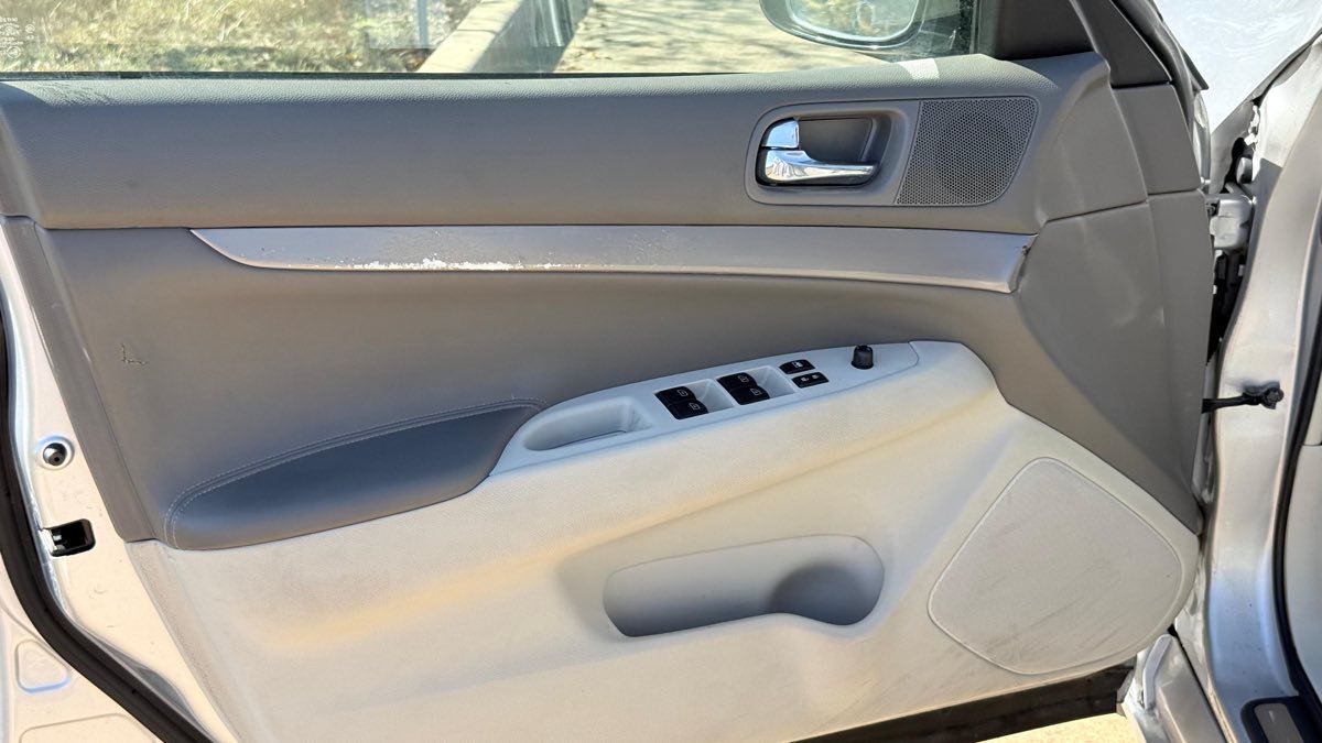 Used 2011 INFINITI G25 Journey w/ Moonroof Pkg RWD image 31