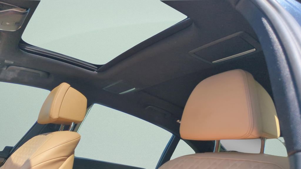 Used 2018 BMW 740e xDrive image 27