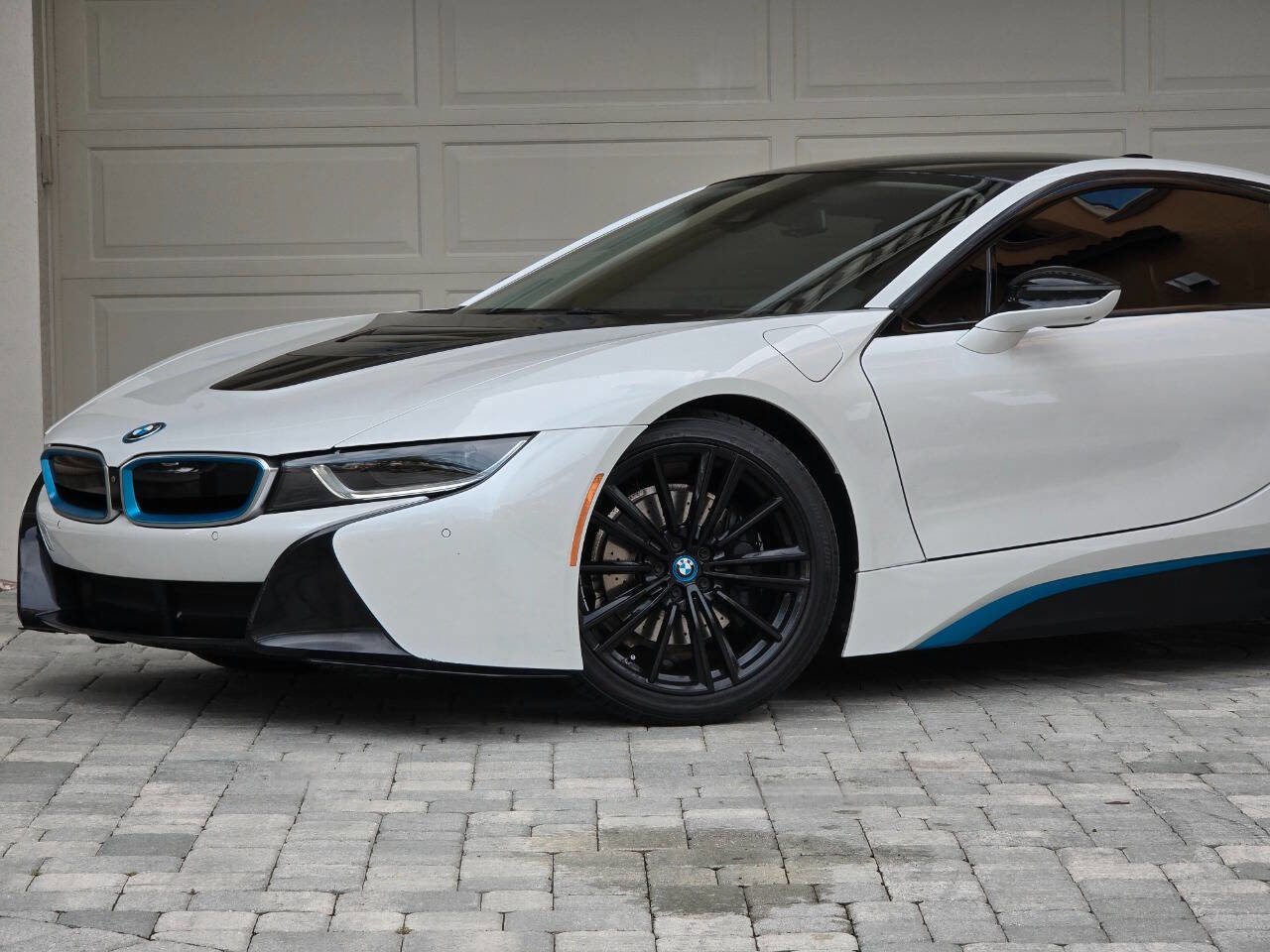 Used 2019 BMW i8 Coupe image 3