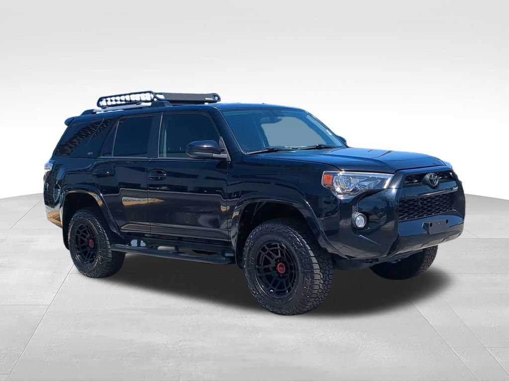 Used 2019 Toyota 4Runner SR5 AWD/4WD image 2