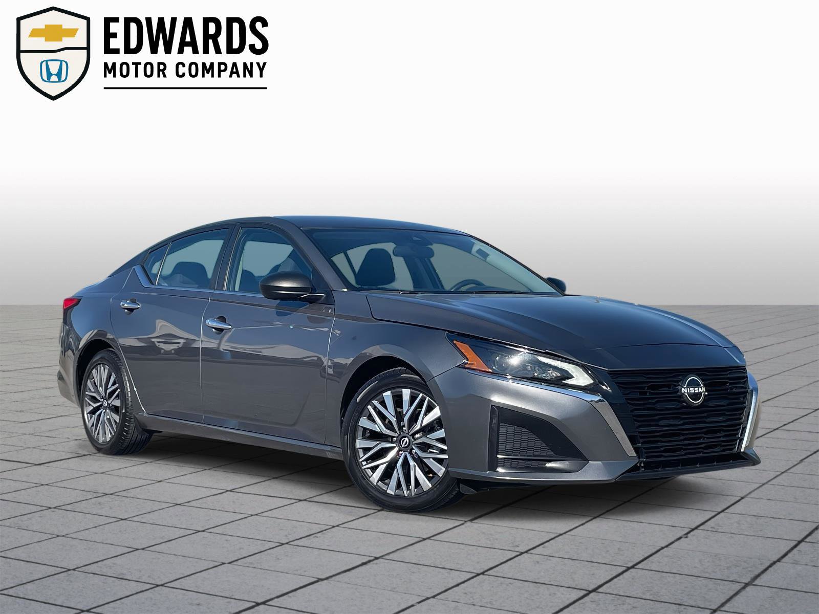 Used 2024 Nissan Altima 2.5 SV