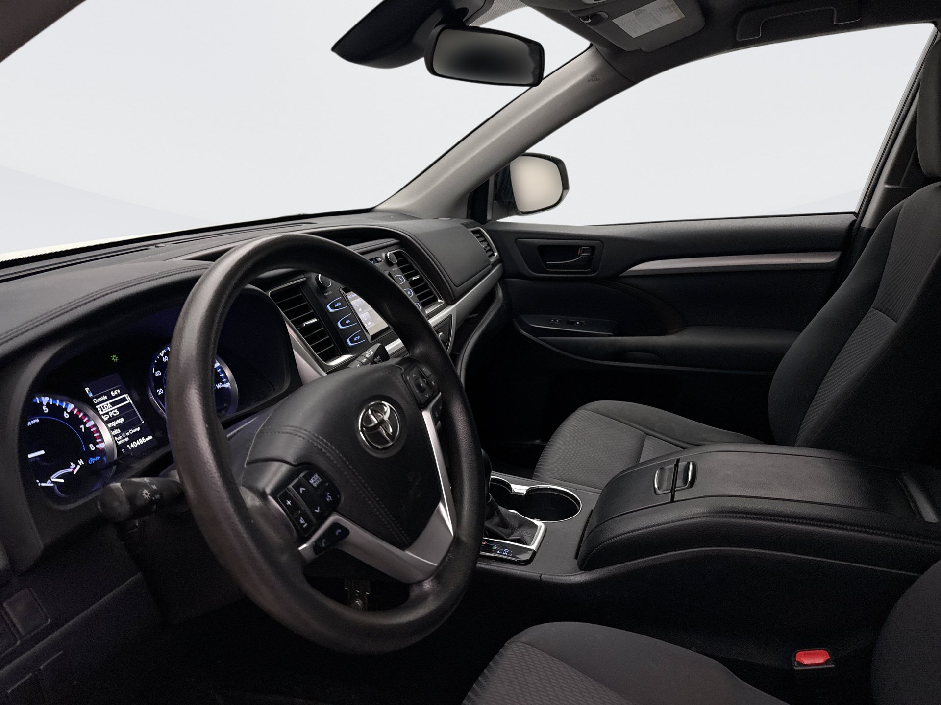 Used 2019 Toyota Highlander LE FWD image 6