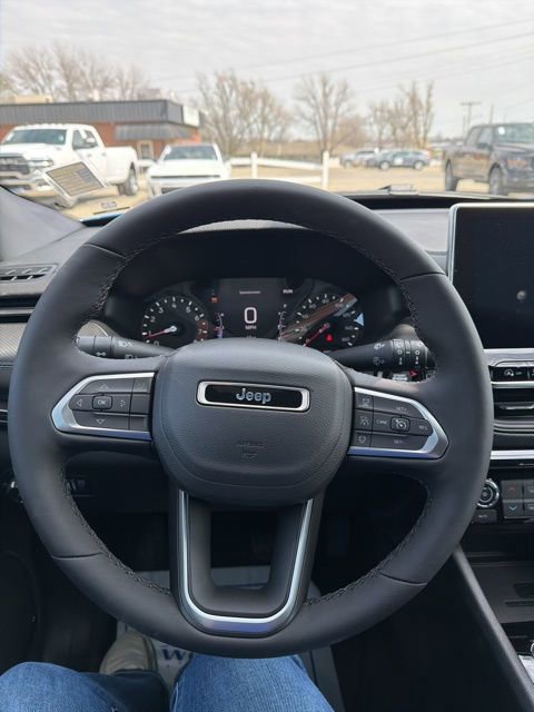 New 2026 Jeep Compass Latitude image 25