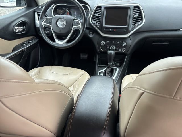 Used 2017 Jeep Cherokee Limited image 39