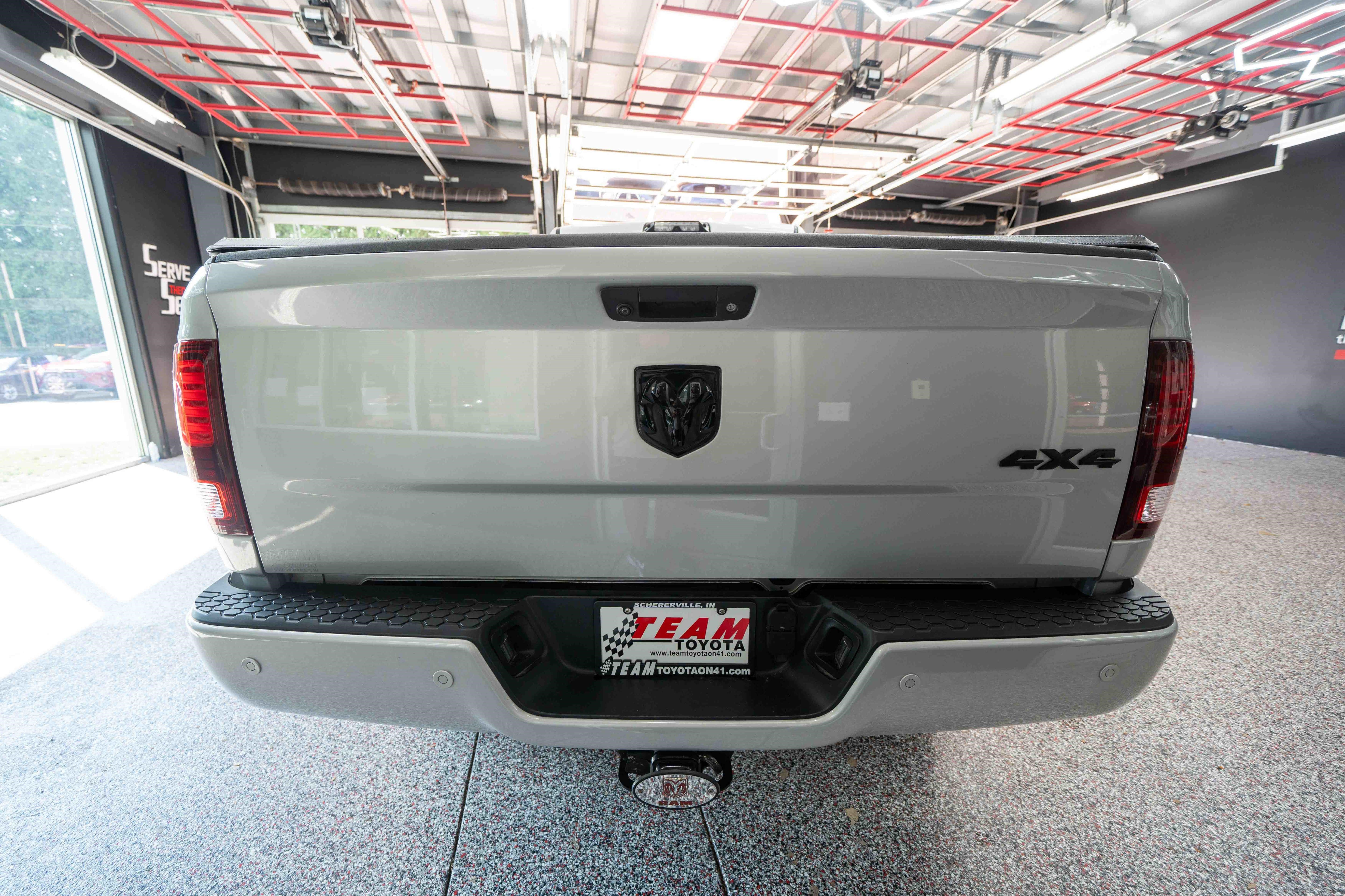 Used 2018 RAM 2500 Laramie w/ Sport Appearance Group AWD/4WD image 3