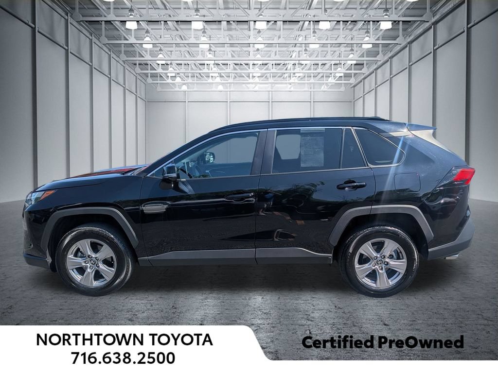 Used 2025 Toyota RAV4 XLE AWD/4WD image 3