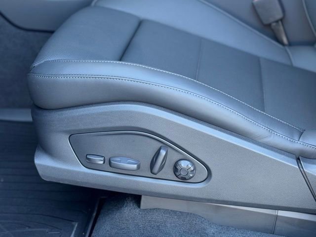 New 2025 Porsche Macan Electric image 33