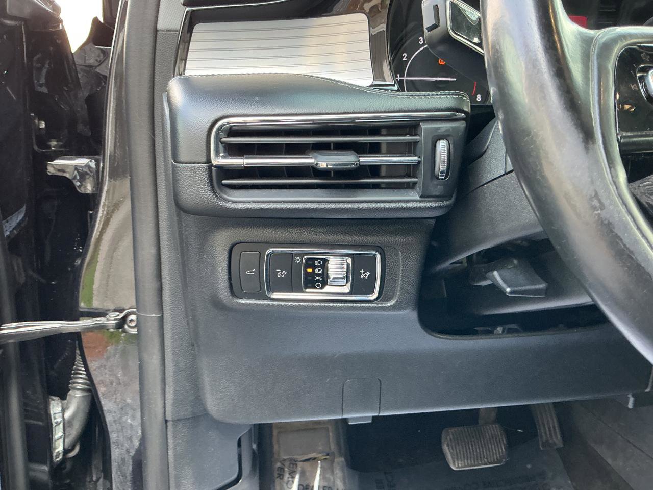 Used 2020 Lincoln Corsair AWD w/ Equipment Group 101A image 11