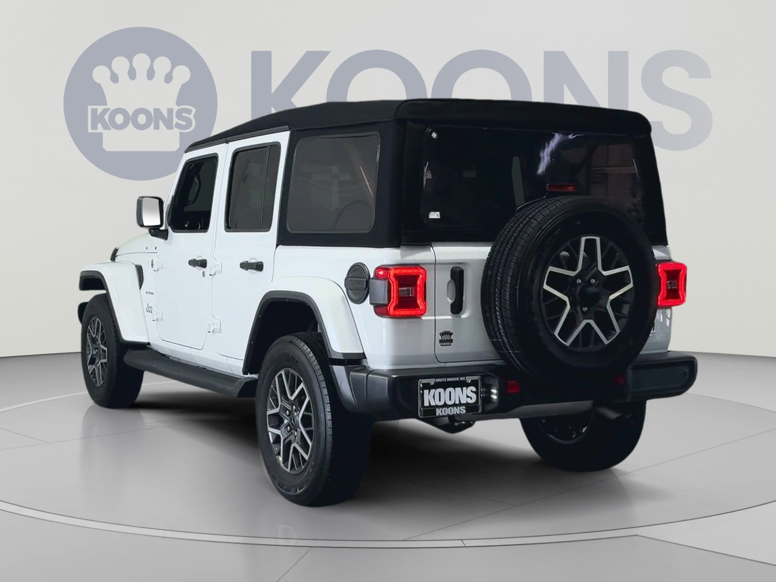 Used 2024 Jeep Wrangler Unlimited Sahara w/ Technology Group AWD/4WD image 8